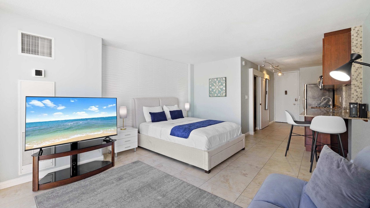 Photo of Bedroom in Waikiki