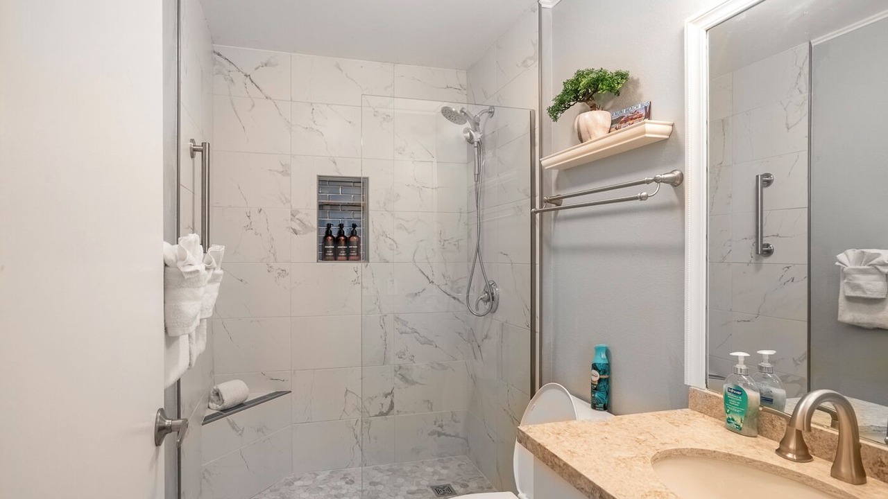 Photo of Bathroom in Wailua