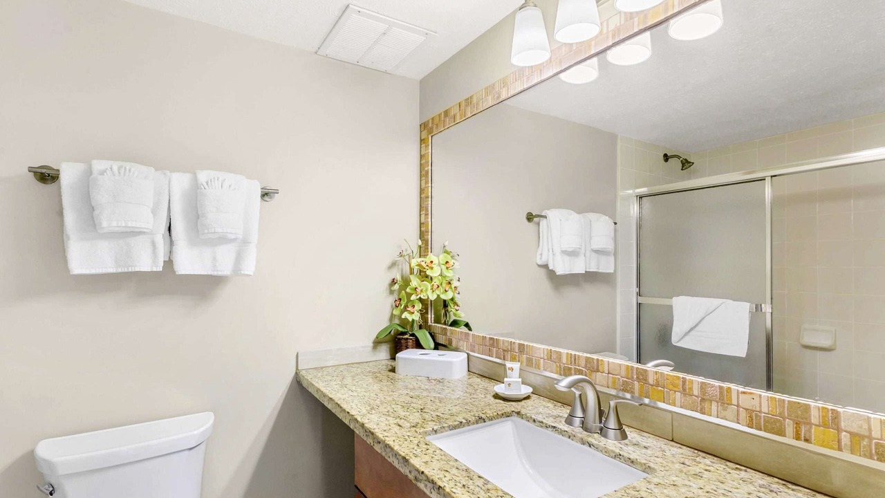 Photo of Bathroom in Kahana
