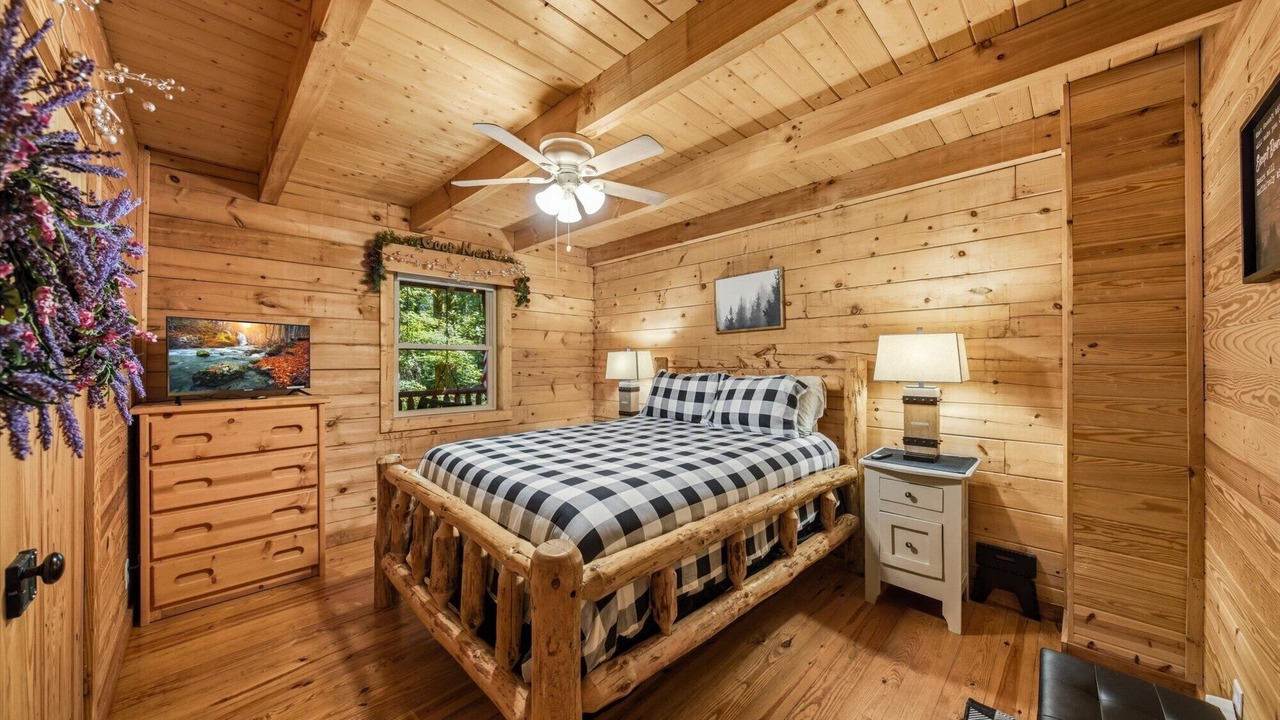 Photo of Bedroom in Knoxville