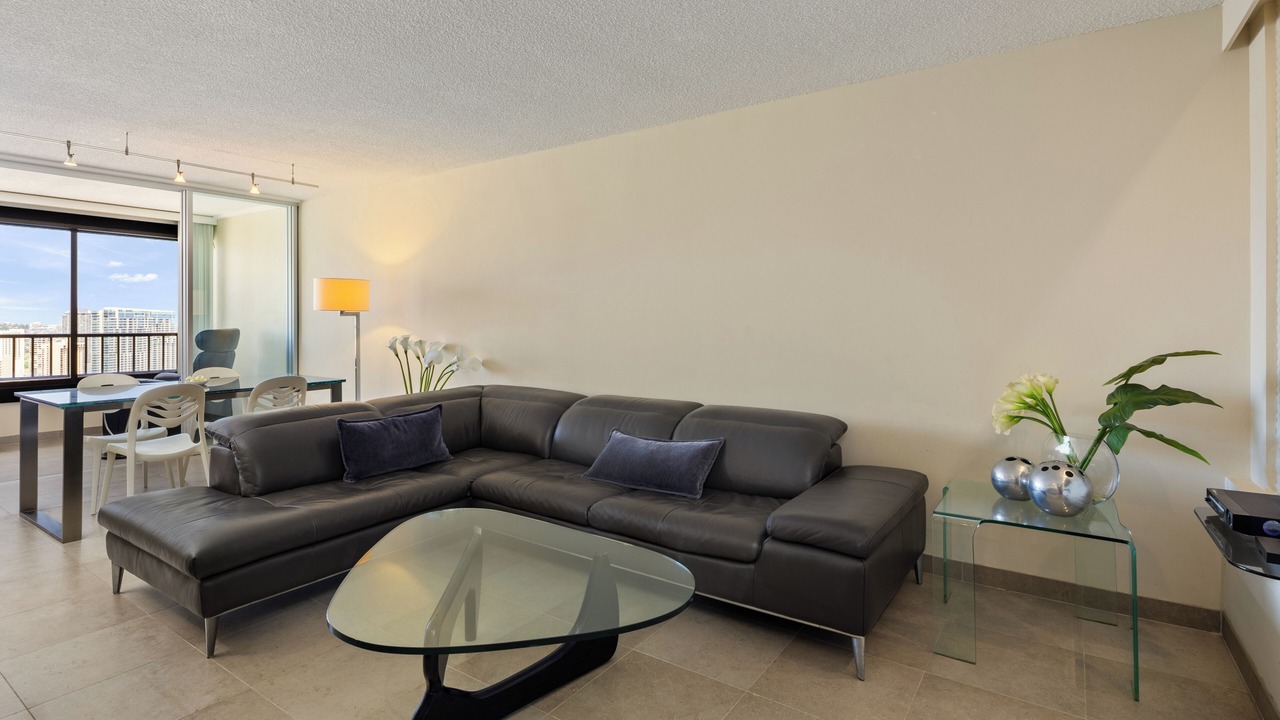 Photo of Livingroom in Waikiki
