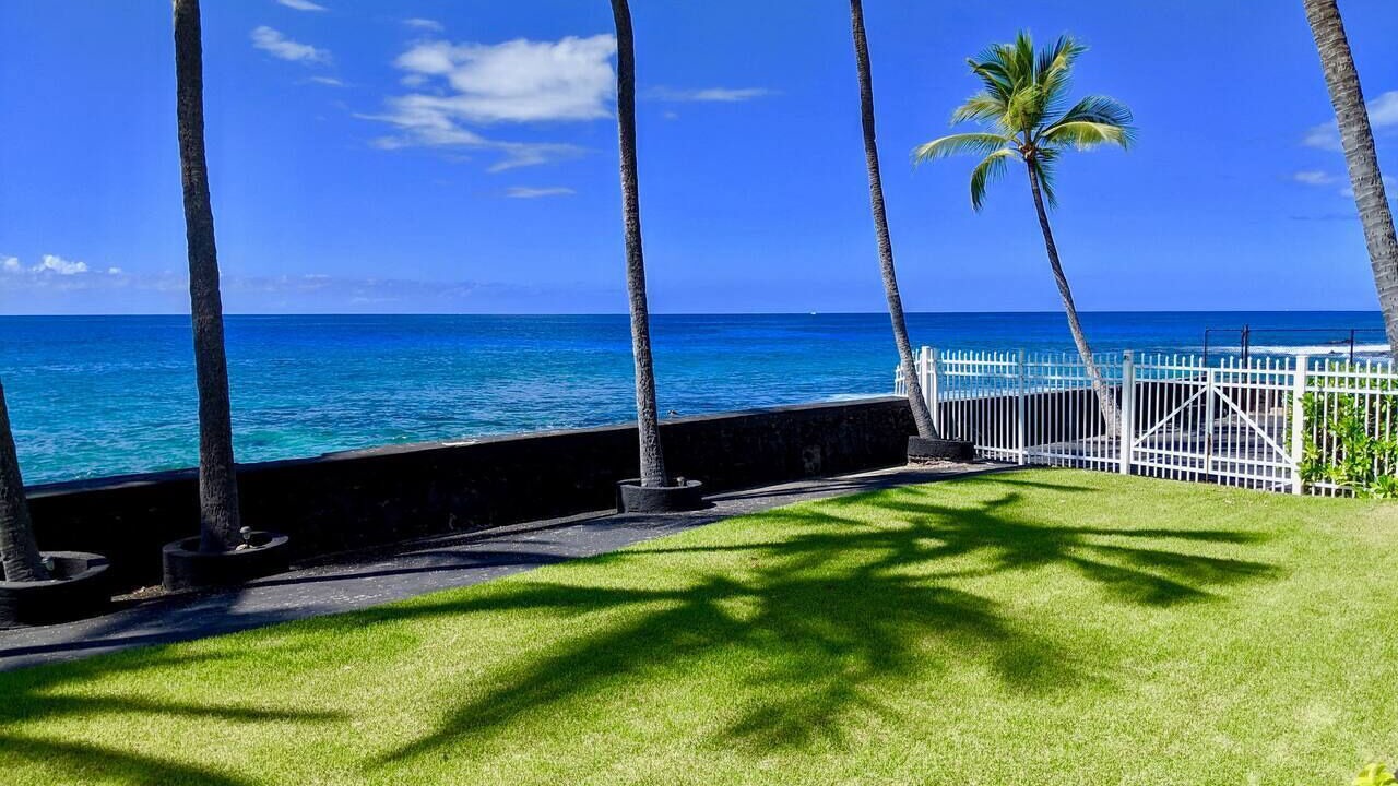 Photo of Bedroom in Kahaluu Bay