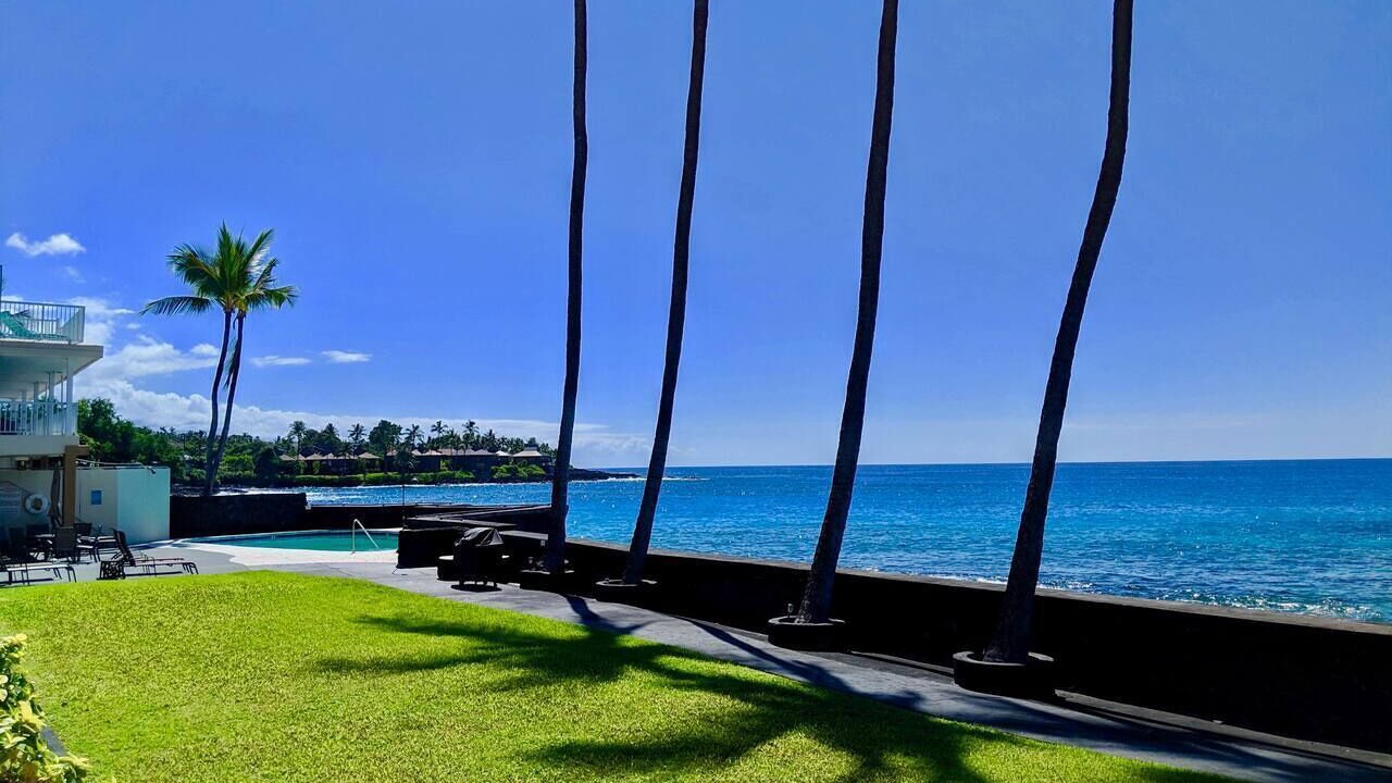 Photo of Bedroom in Kahaluu Bay