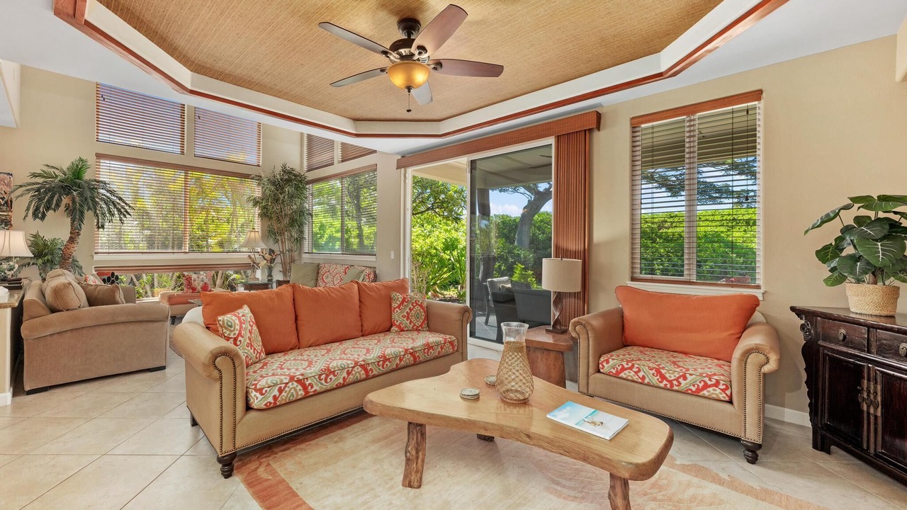 Photo of Livingroom in Waikoloa