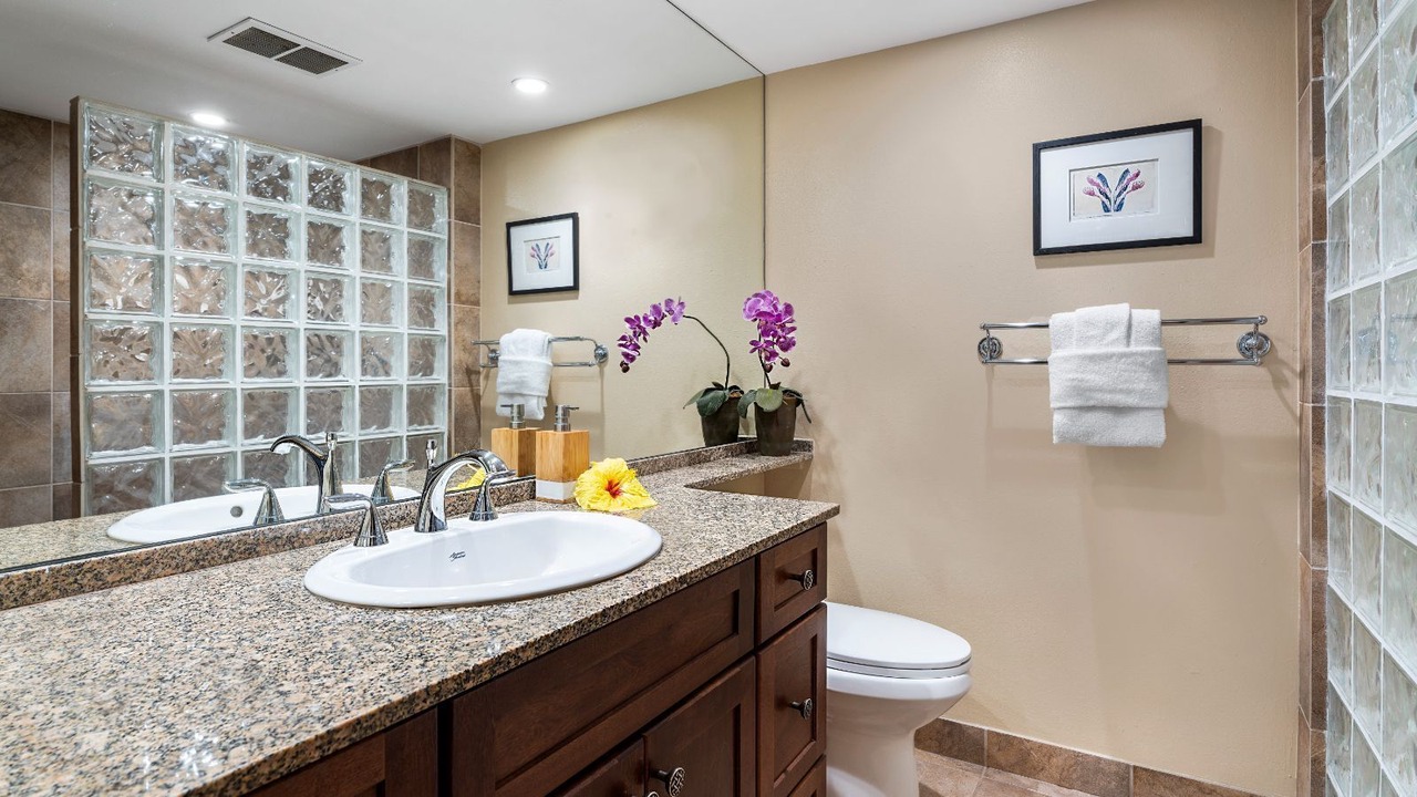 Photo of Bathroom in Historic Kailua Village