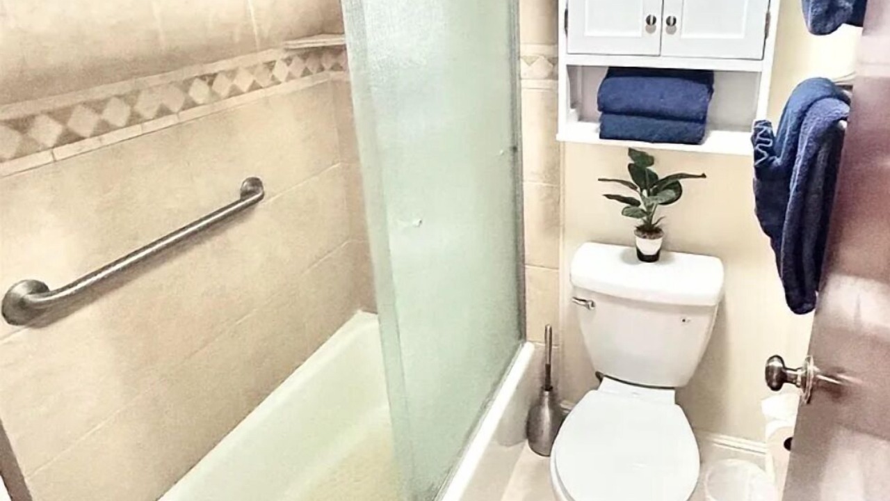 Photo of Bathroom in Kahana