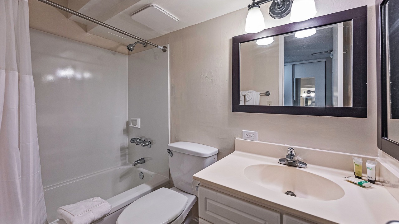 Photo of Bathroom in Waikiki