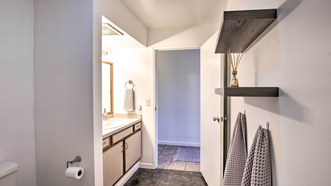 Photo of Bathroom in Historic Kailua Village