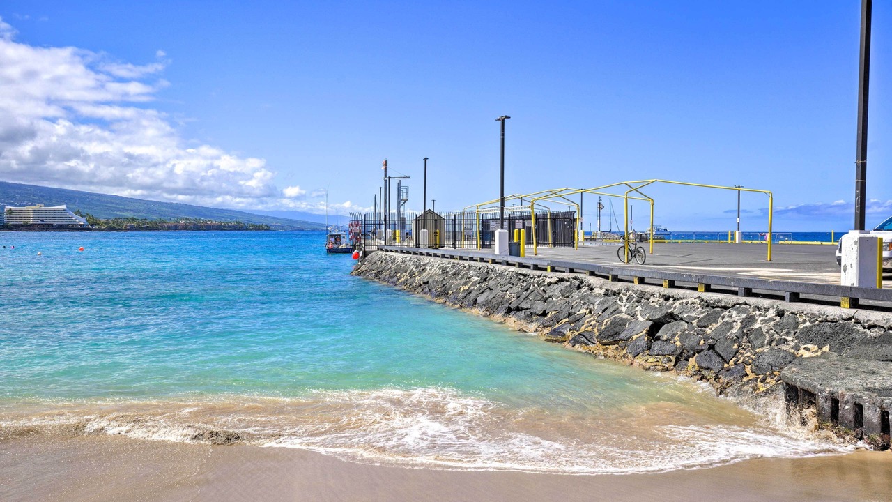 Photo of Others in Historic Kailua Village