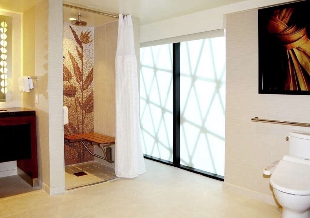 Photo of Bathroom in Waikiki