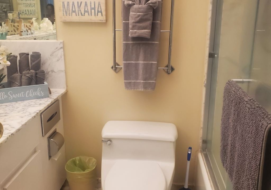 Photo of Bathroom in Makaha