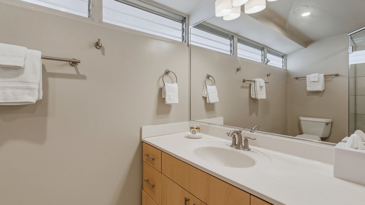 Photo of Bathroom in Waikiki