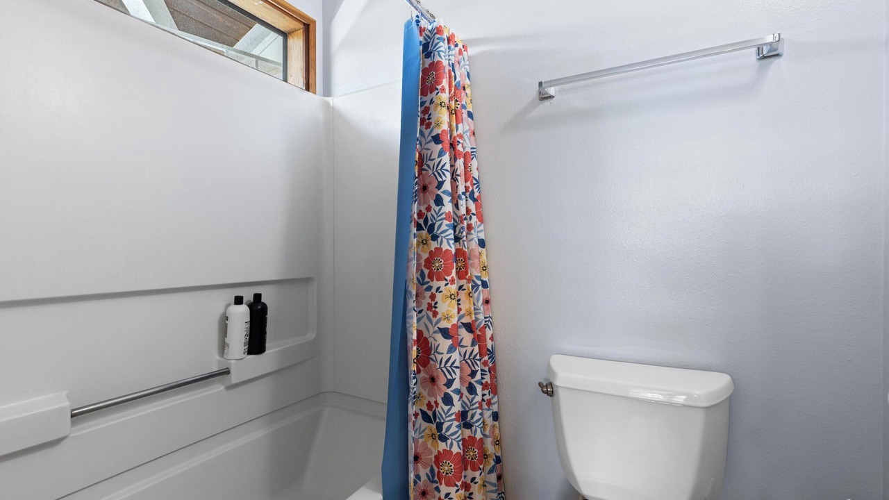 Photo of Bathroom in Kahaluu Bay