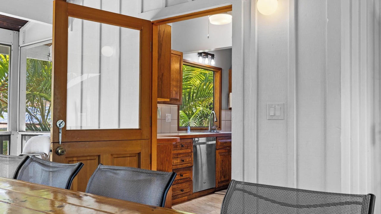Photo of Kitchen in Kahaluu Bay