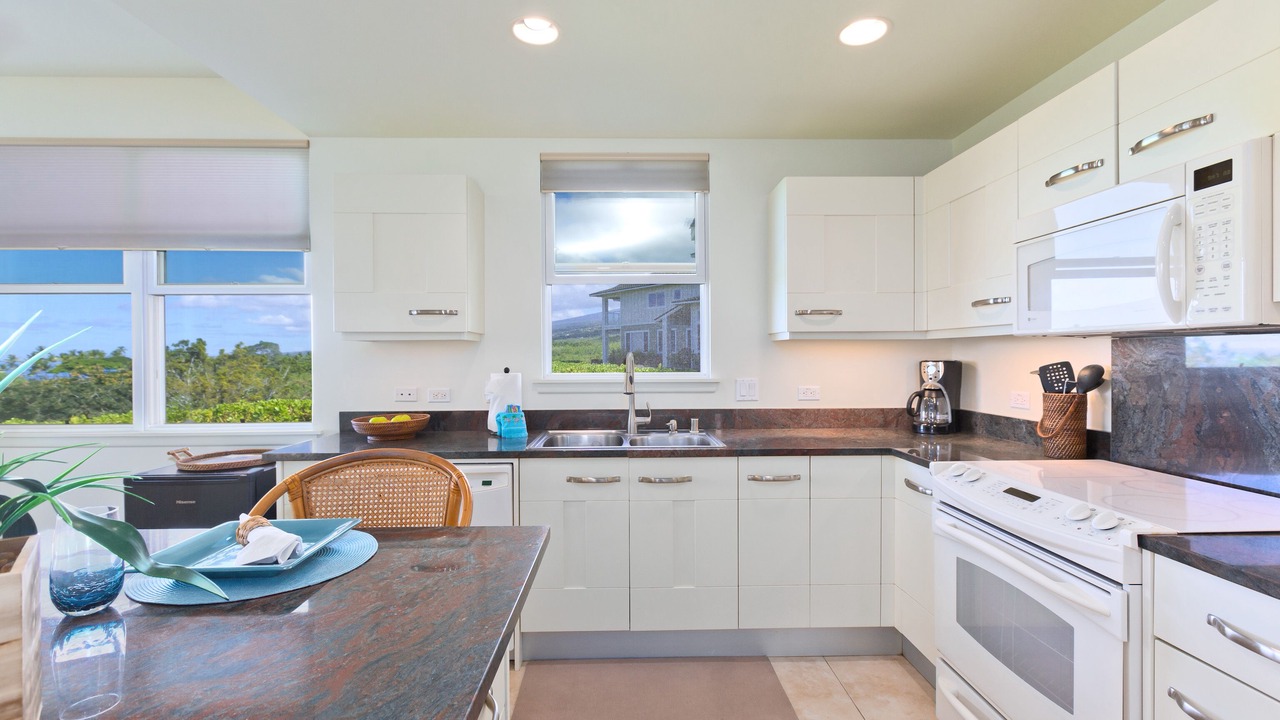 Photo of Kitchen in Kahaluu-Keauhou