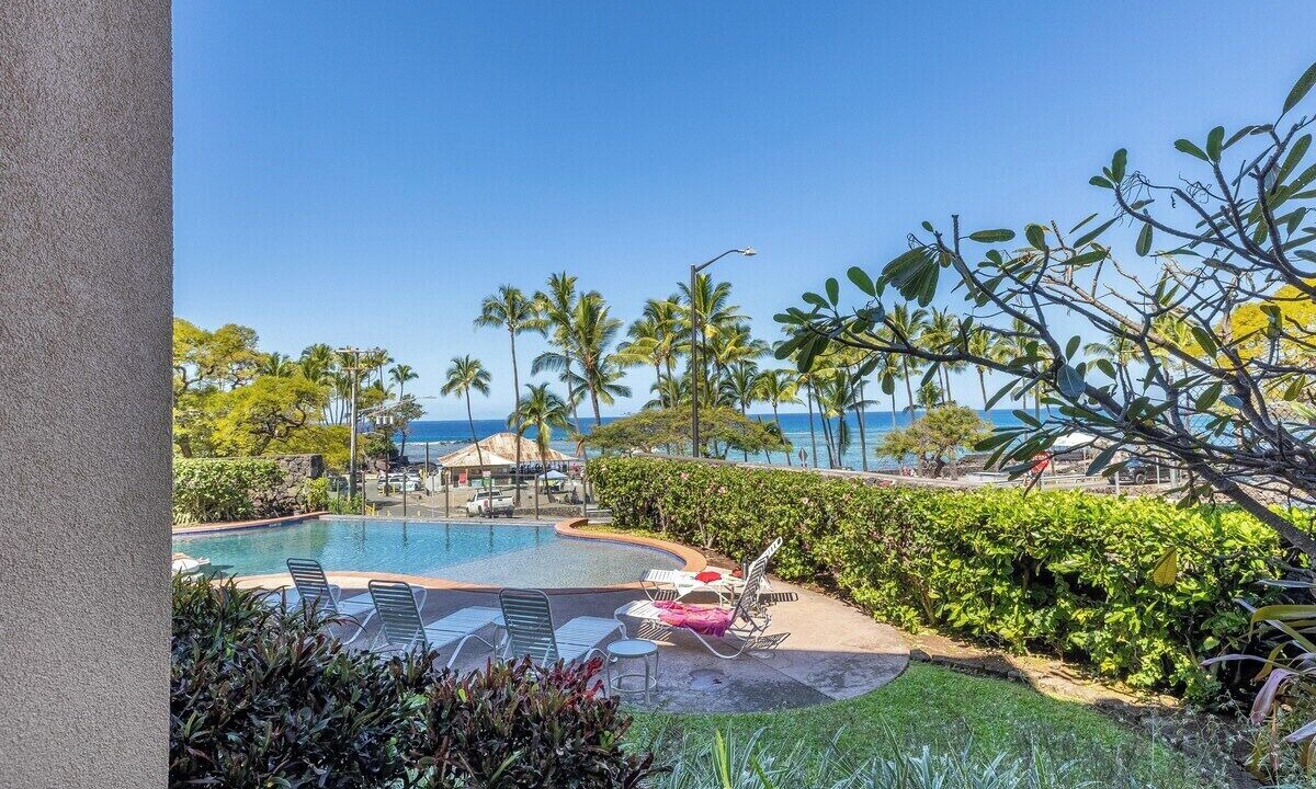 Photo of Outdoor in Kahaluu Bay