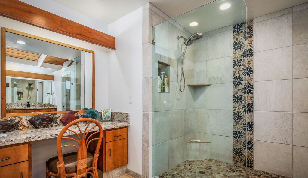 Photo of Bathroom in Keauhou