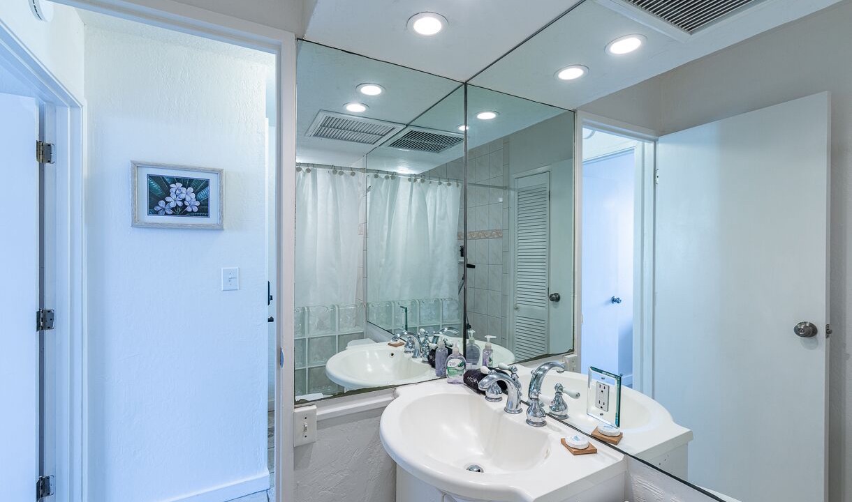 Photo of Bathroom in Honokowai