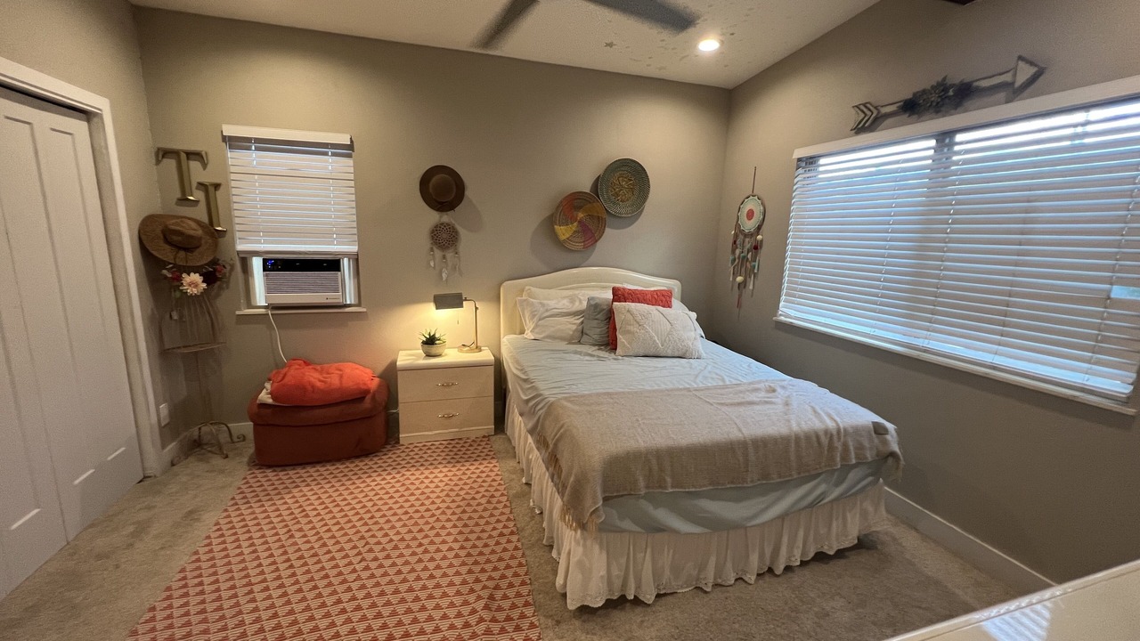 Photo of Bedroom in Halawa