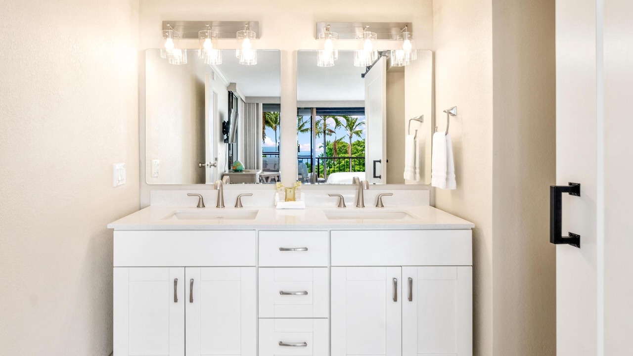 Photo of Bathroom in Keauhou