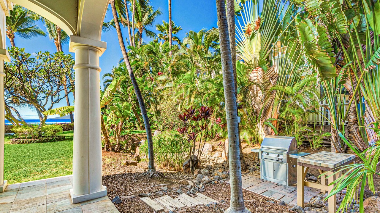 Photo of Outdoor in Historic Lahaina Front Street