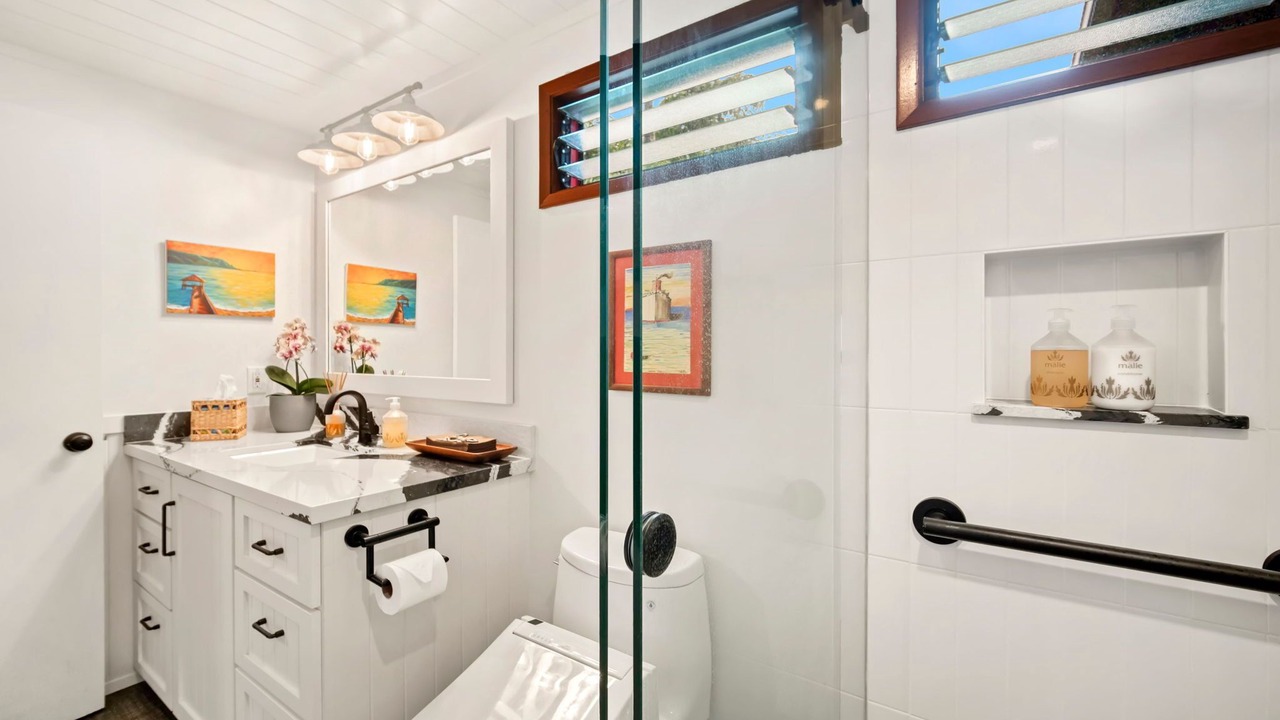 Photo of Bathroom in Hanalei Palms