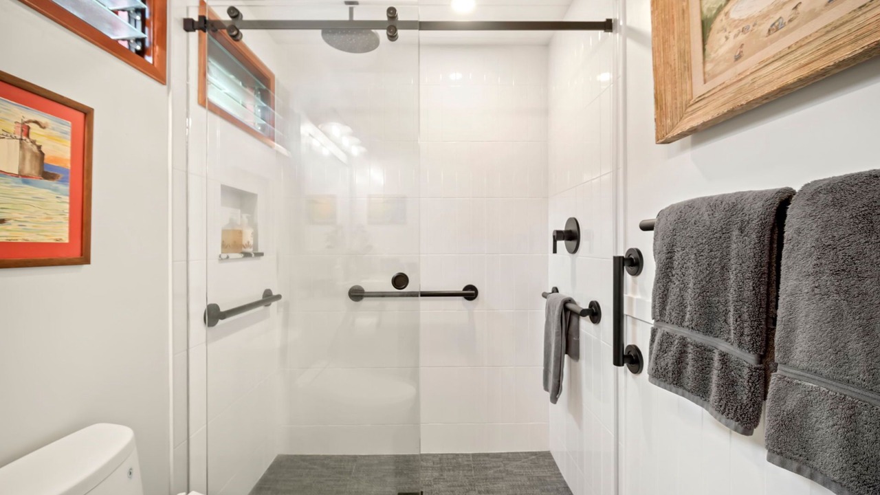 Photo of Bathroom in Hanalei Palms