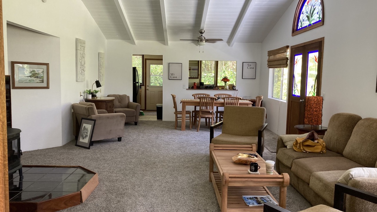 Photo of Livingroom in Volcano