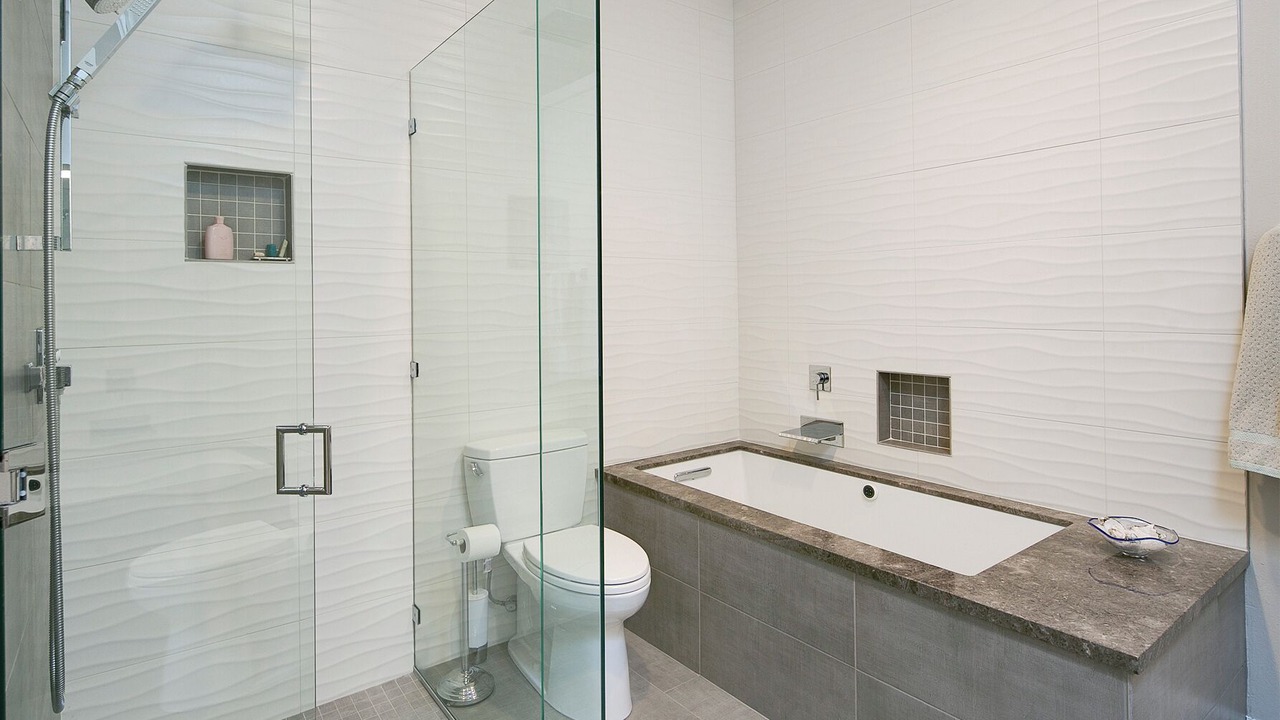 Photo of Bathroom in Inglewood-Finn Hill