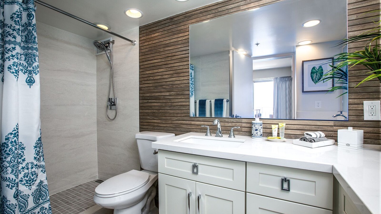 Photo of Bathroom in Waikiki