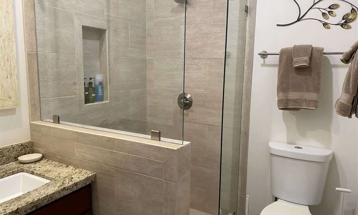 Photo of Bathroom in Wailua
