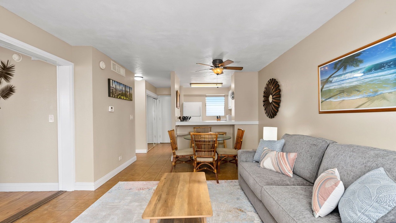 Photo of Livingroom in McCully - Moiliili