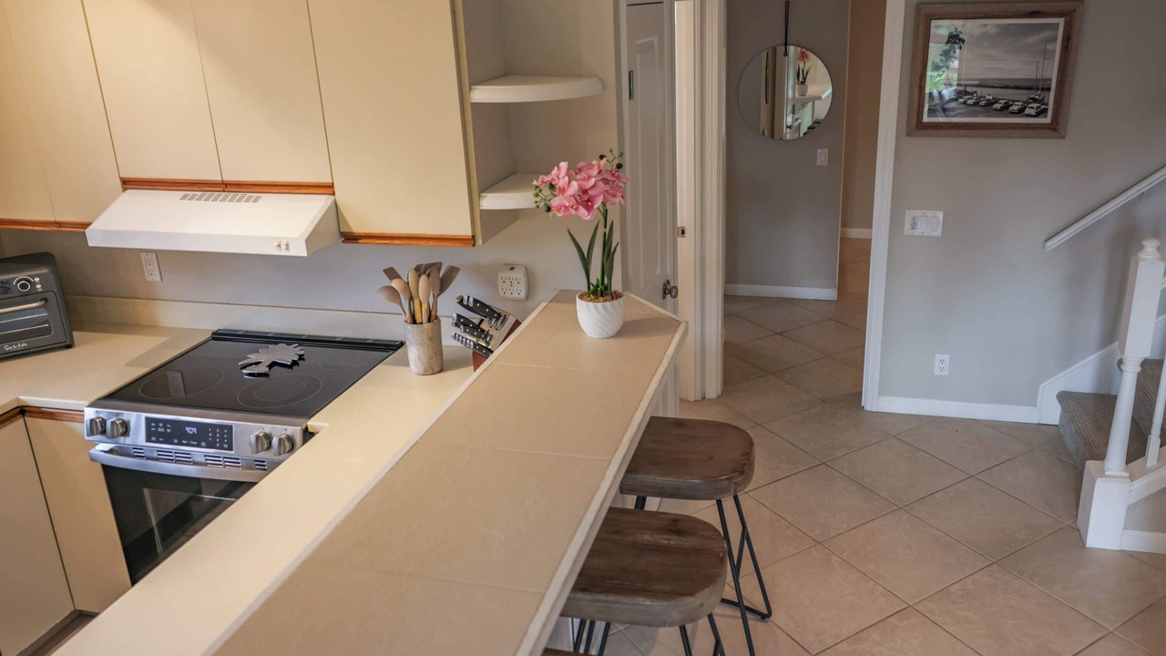 Photo of Kitchen in Historic Lahaina Front Street