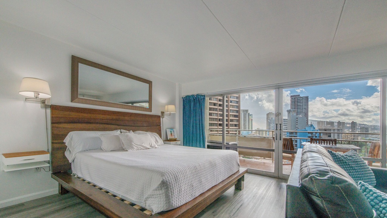Photo of Bedroom in Waikiki
