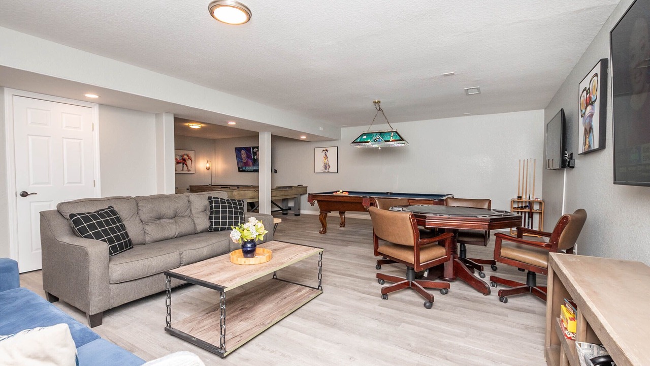 Photo of Livingroom in East Grove