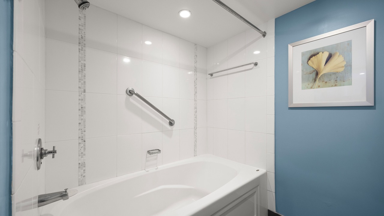 Photo of Bathroom in Ala Moana