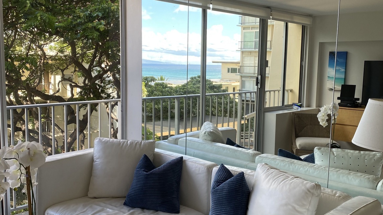 Photo of Livingroom in Diamond Head - Kapahulu - St. Louis