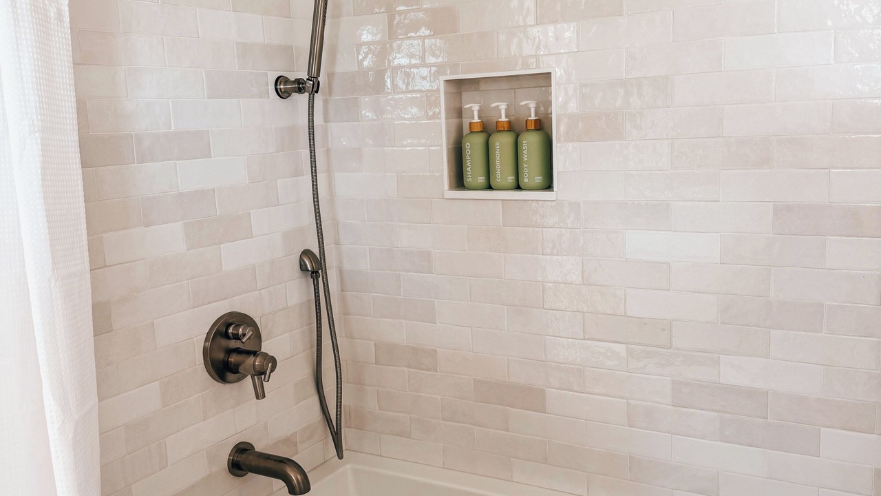 Photo of Bathroom in Wainiha