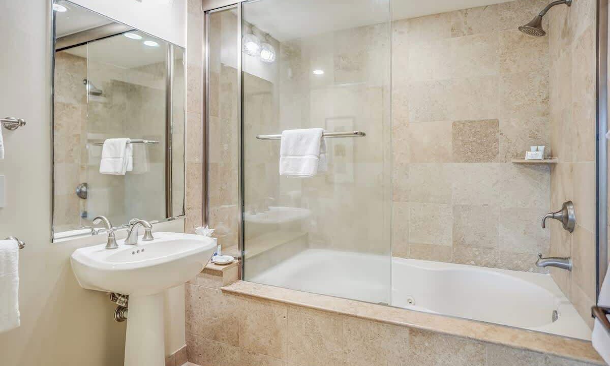 Photo of Bathroom in Wailua
