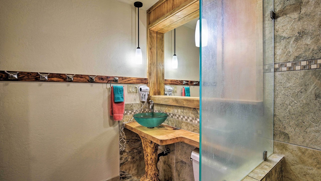 Photo of Bathroom in Historic Kailua Village
