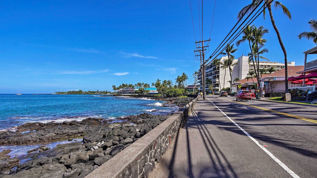 Photo of Others in Historic Kailua Village