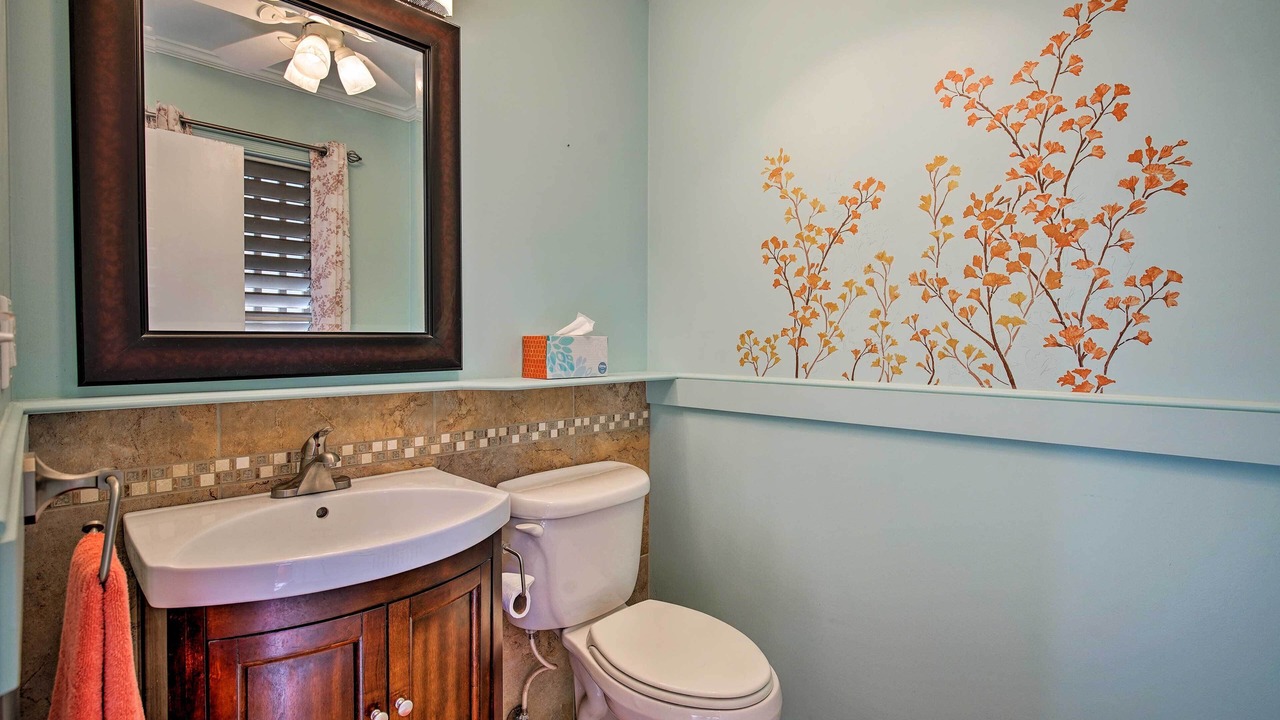 Photo of Bathroom in Historic Kailua Village