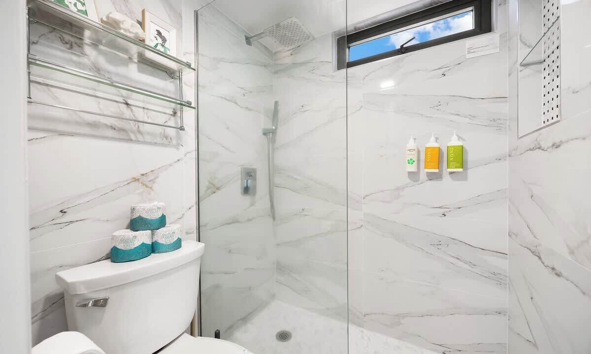 Photo of Bathroom in Waikiki