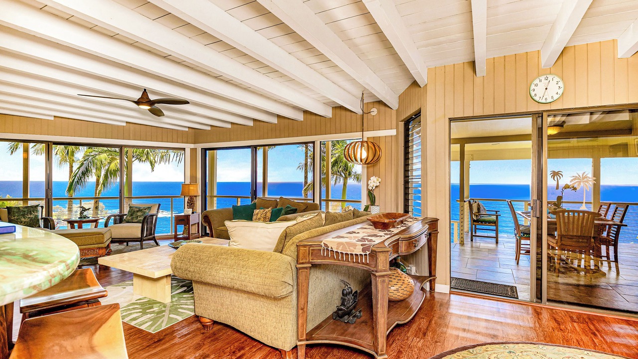 Photo of Livingroom in Laupahoehoe