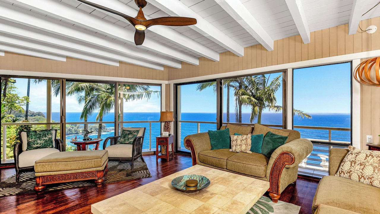 Photo of Livingroom in Laupahoehoe