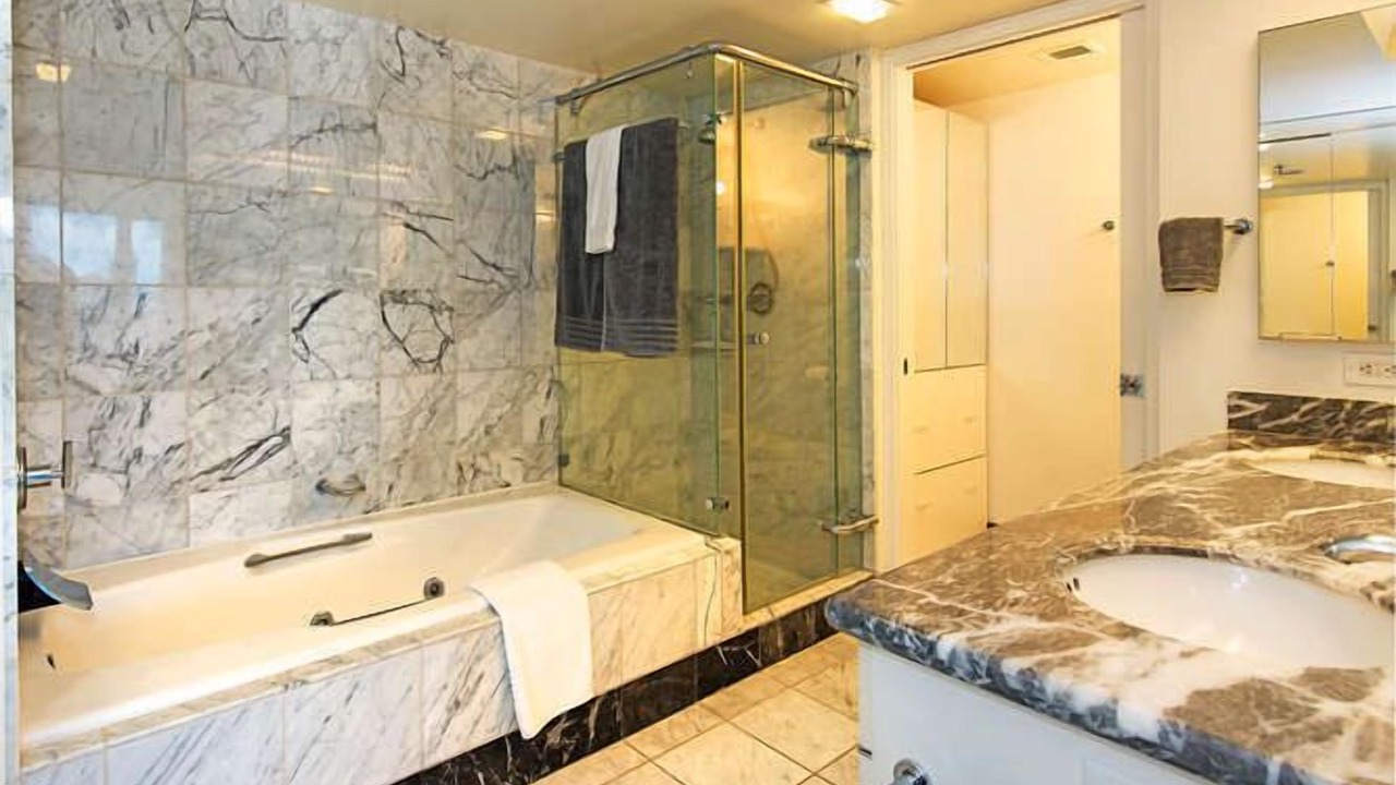Photo of Bathroom in McCully - Moiliili