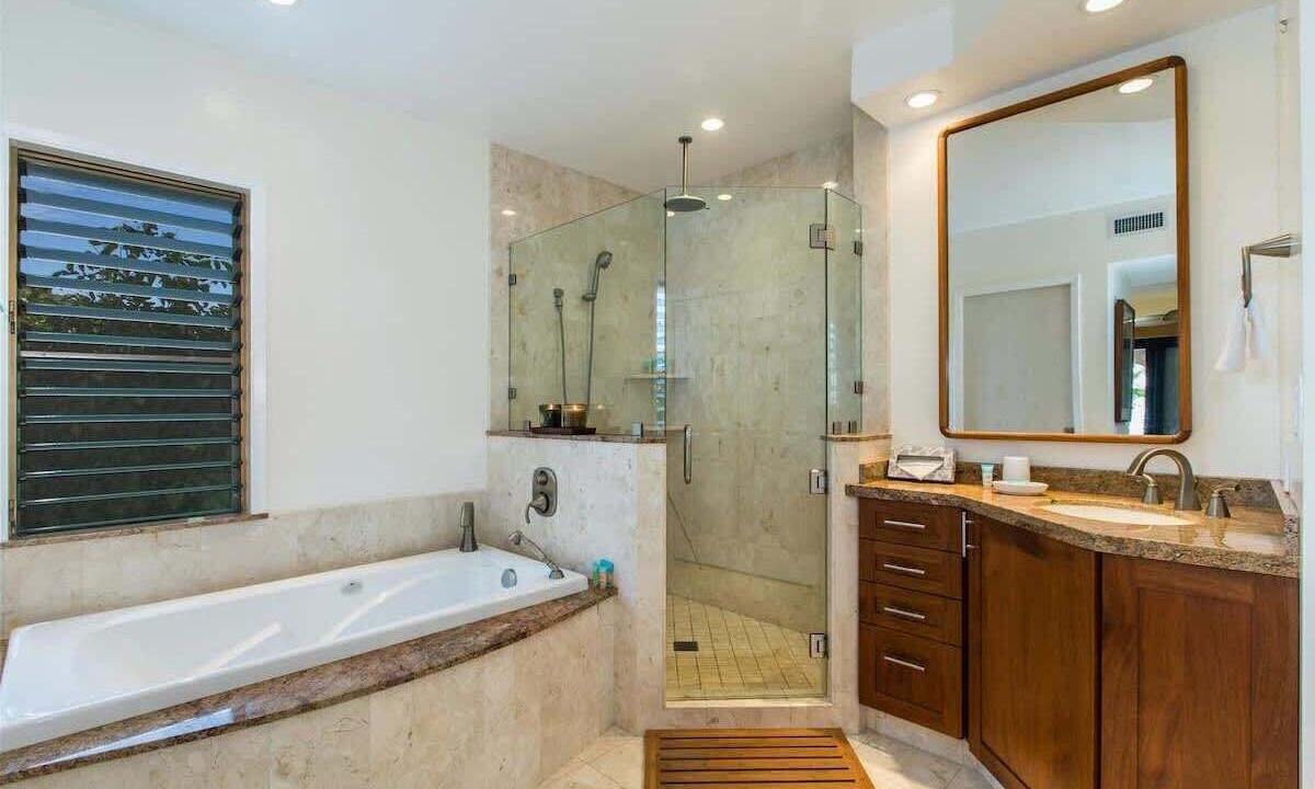 Photo of Bathroom in Wailua