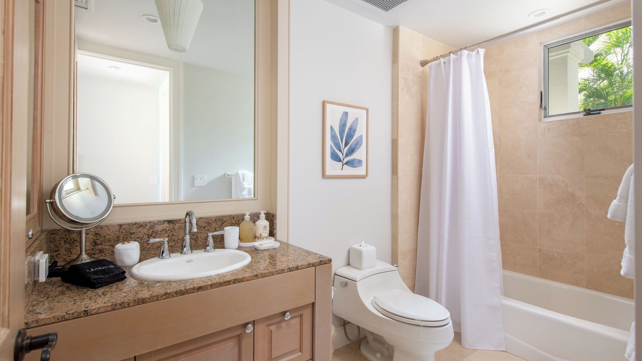 Photo of Bathroom in Kaupulehu