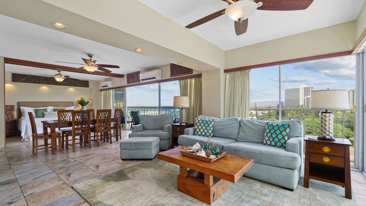 Photo of Livingroom in Waikiki