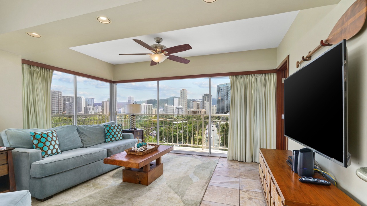 Photo of Livingroom in Waikiki